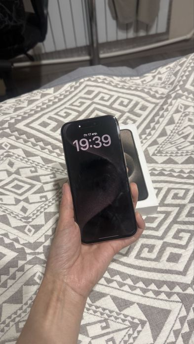 Идеальный  Iphone 15 pro 256