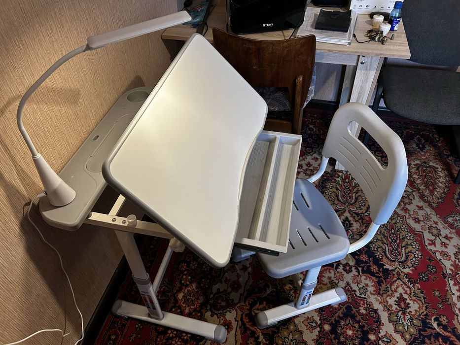 Детский рабочий стол Kids Desk