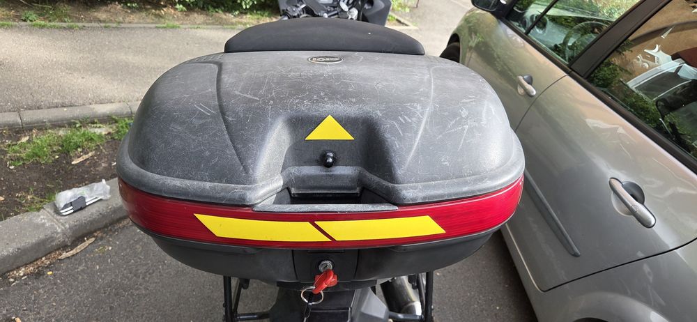 Topcase GIVI plus suport
