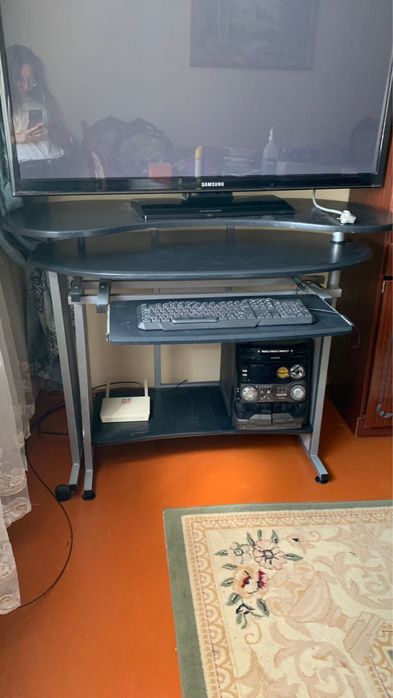 Стенка для зала +12 шт стулья+ компьютерный стол