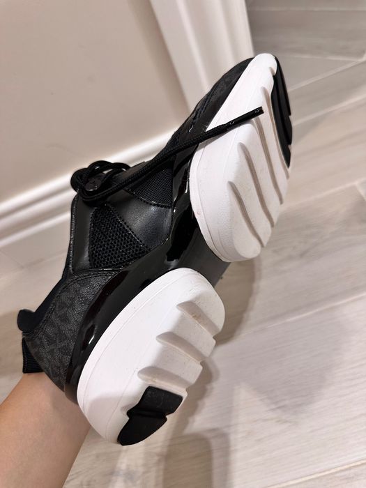 Оригинални маратонки