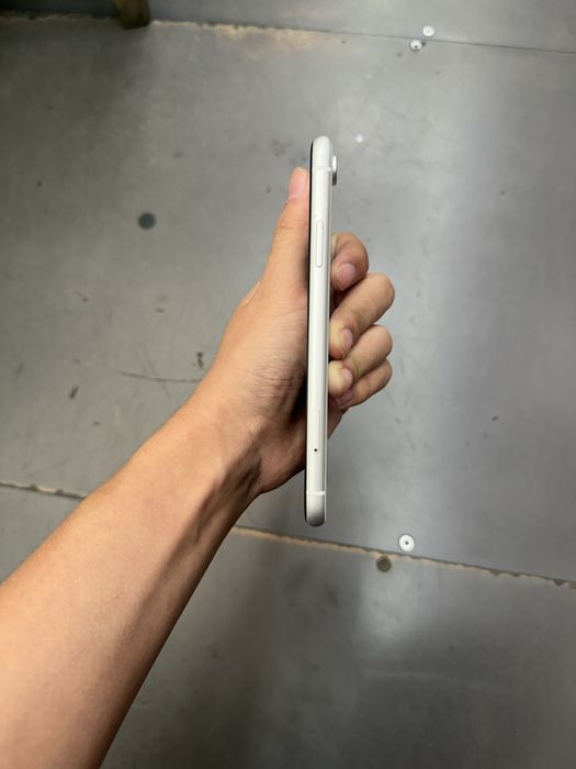 Iphone Xr 128 gb 75 yomkst hamm joyi radnoy usta kormagan