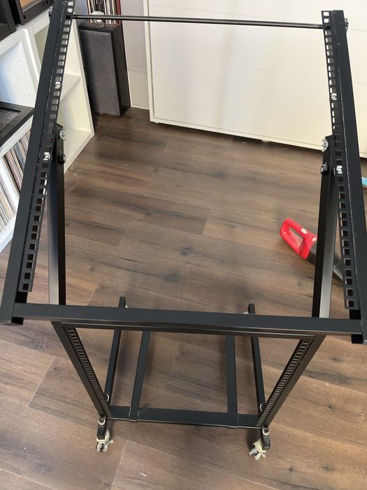 Rack profesional echipamente audio video