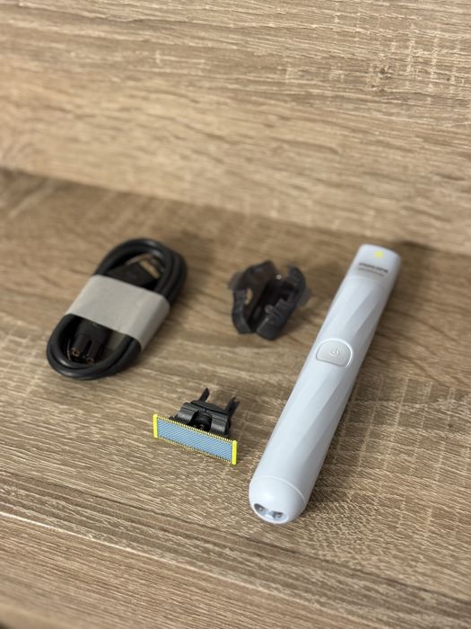 Aparat de barbierit si tuns Philips OneBlade QP1324