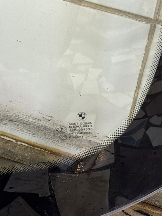 Бмв лобовое стекло передний