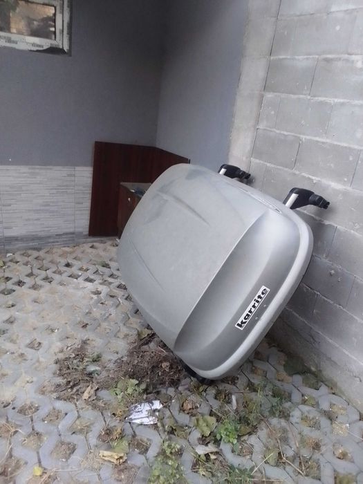 за кола  напречни греди заБагажна кутия.