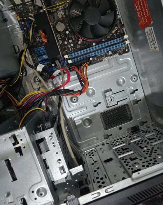 Продам два неисправных компьтера