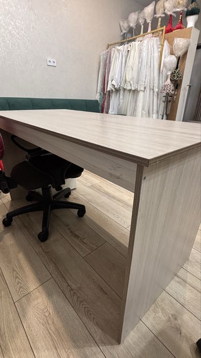 Стол (офис, учеба)