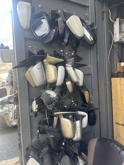 Зеркало на Камри 50