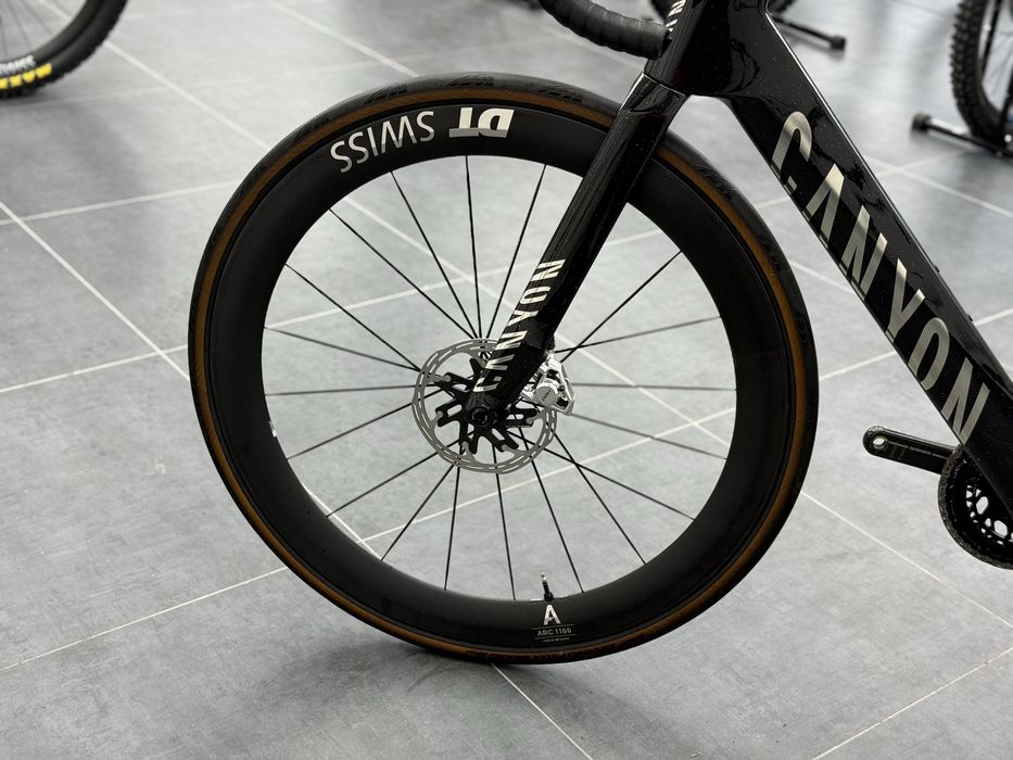 Canyon Aeroad CFR AXS 2025 L размер 2x12 Sram Red AXS Powermeter