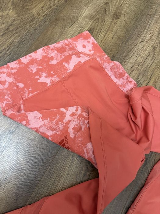 Спортен клин и топ Adidas