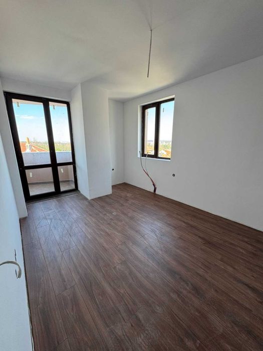 Продава се Тристаен апартамент в Плевен, Идеален център - 91 кв.м за 886 €/кв.м - Снимка #4