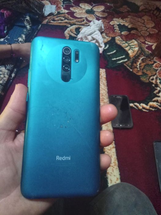 Телефон сотилади