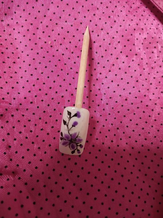 Tehnician unghii gel/GRATUIT