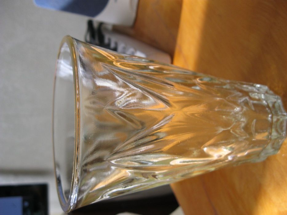 Хрусталь, вазы ,стаканы, стопки.