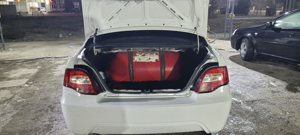 Прадаётся Нексия 2 гибрит 2012 год