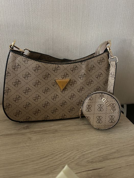 Женска Чанта Guess