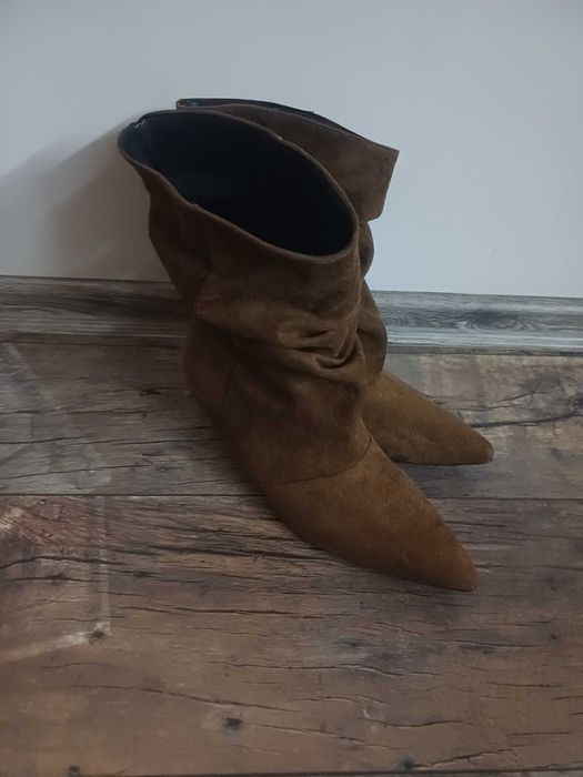 Велурени  кафяви боти