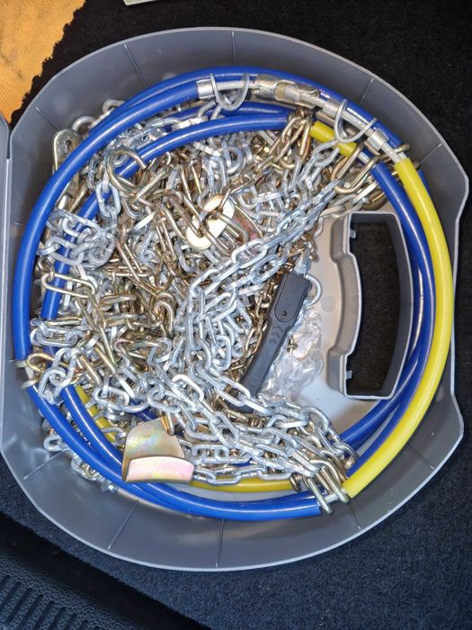 Lanturi masina iarna