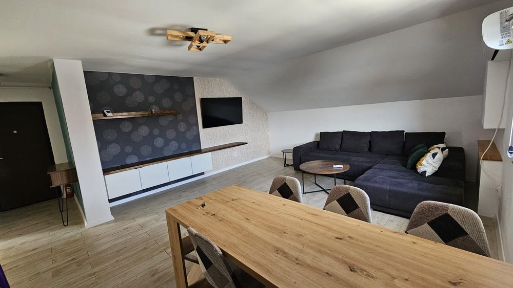 Apartament de inchiriat, Andrei Muresianu