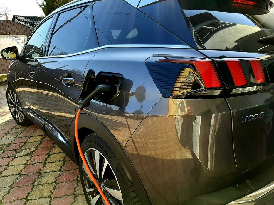 Peugeot 3008. 4X4. 300 Cp. Plug-In Hybrid. Fab 2020