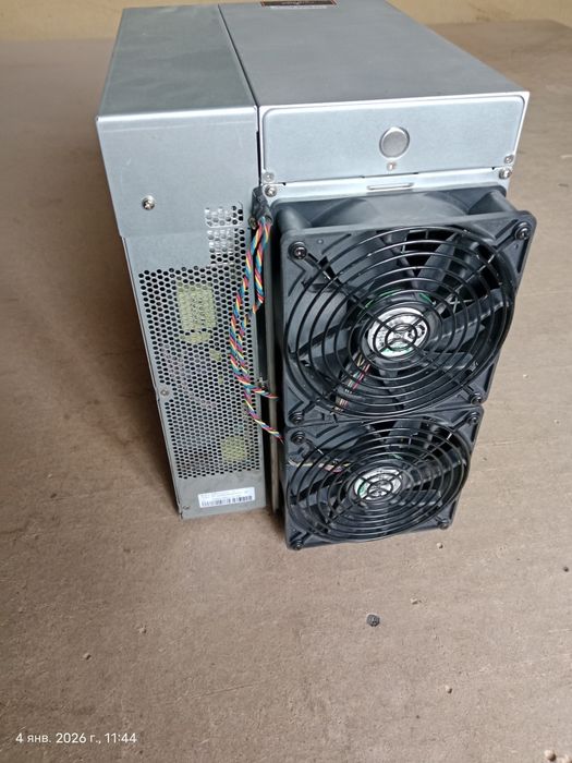 Продаю асик s19j pro 104th