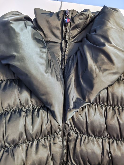 Geaca Moncler impecabila