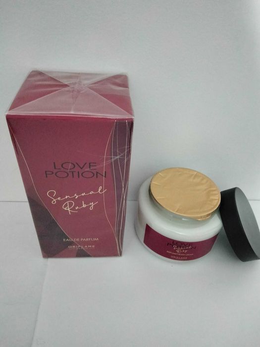 Set Love Potion Sensual Ruby Oriflame ( apa de parfum + crema de corp)