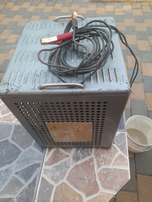 Redresor incarcare baterii auto