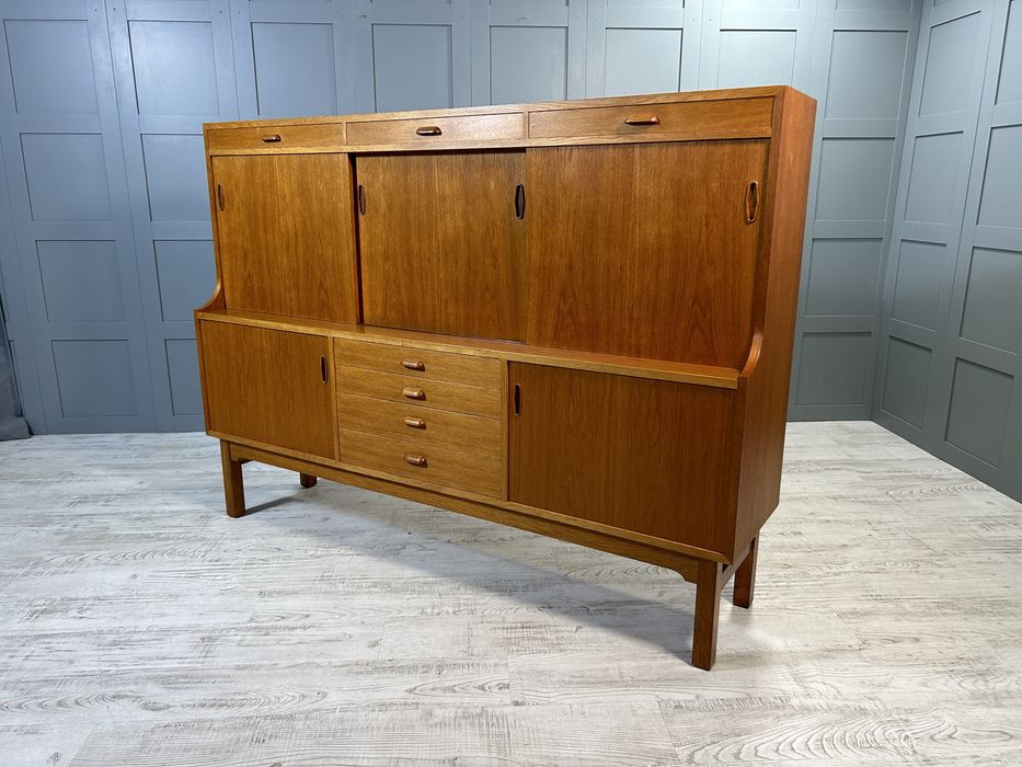 Бюфет от средата на миналия век Д864