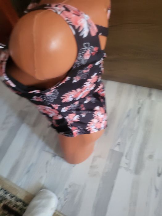 Vând Costum Baie