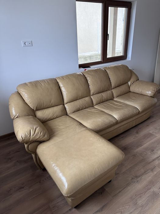 Canapea tip coltar in perfecta stare din piele