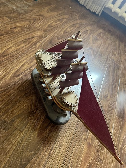 Katta kema sotiladi suvinir uchun