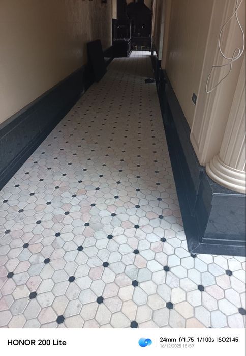 Профессиональный плиточник с 20-летним стажем - качественно и надежно