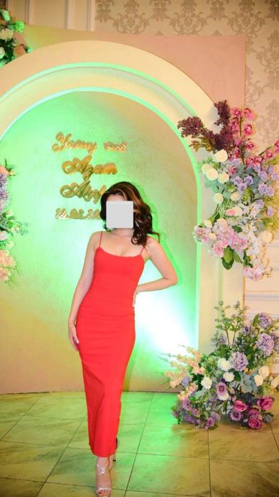 Вечернее платье красное