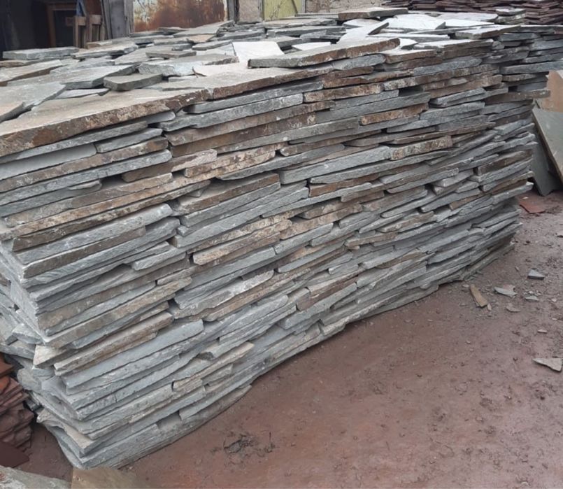 Природный камень зелёный (доллар)