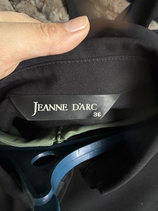 Продаю платья отл