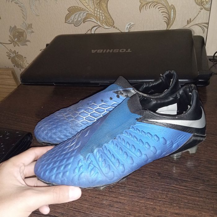 Футбольные бутсы