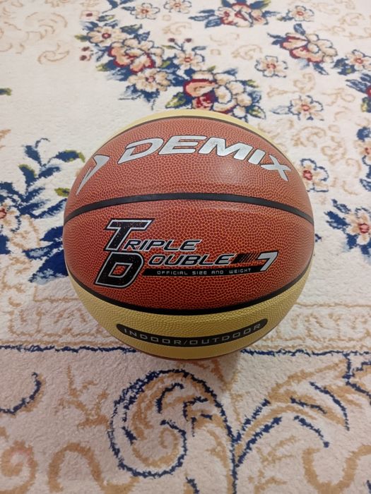 Продаётся баскетбольный мяч