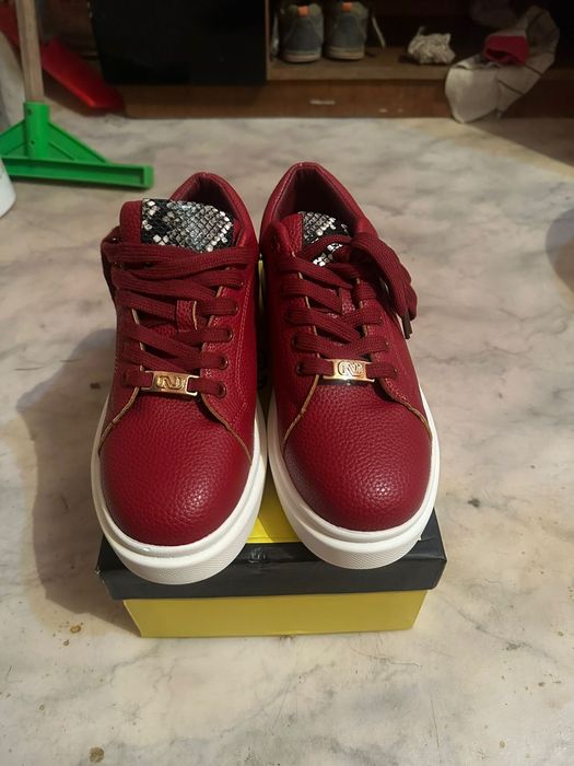 Кросовки новый 39 размер женский