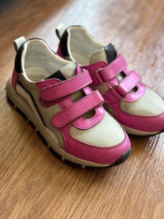 Кроссовки для девочки