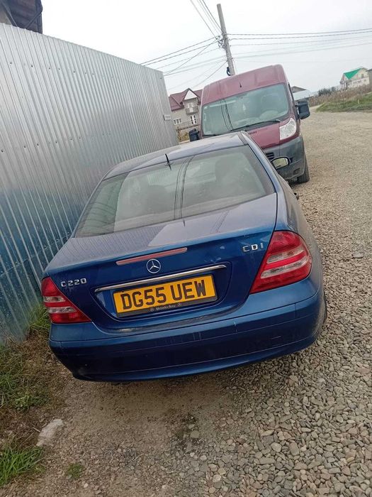 Dezmembrez Dezmembrari piese Mercdes C class w203 an 2005 2.2 cdi 646