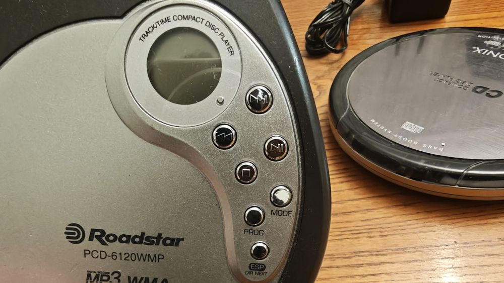 Продавам MP3 + CD Player + Адаптери