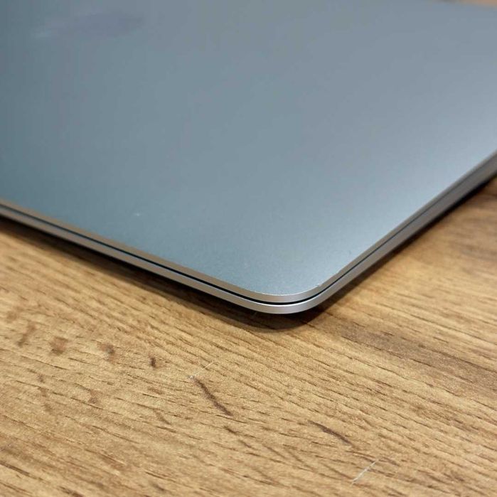 MacBook Air 13 2019 i5 SSD 128GB RAM 8GB Silver - GARANTIE 12 LUNI | TrueGSM