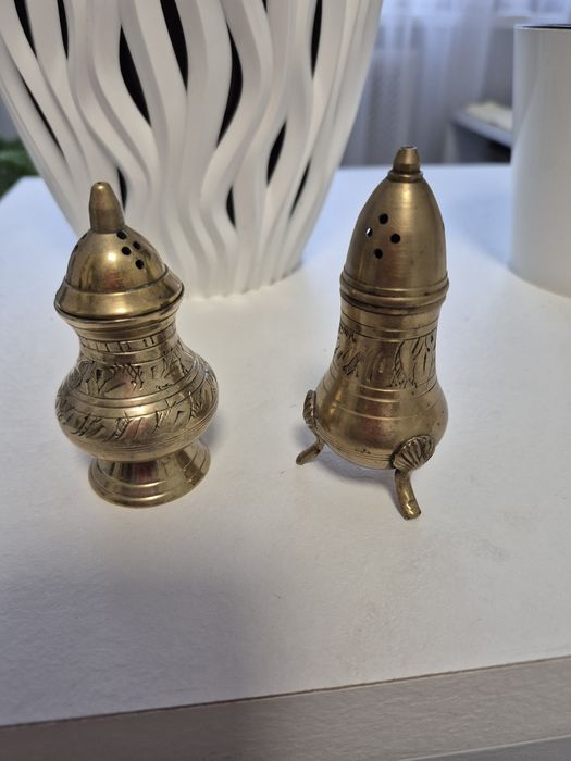 Солонка и перечница