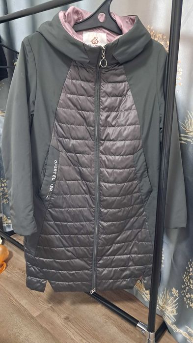 Продам куртку женскую