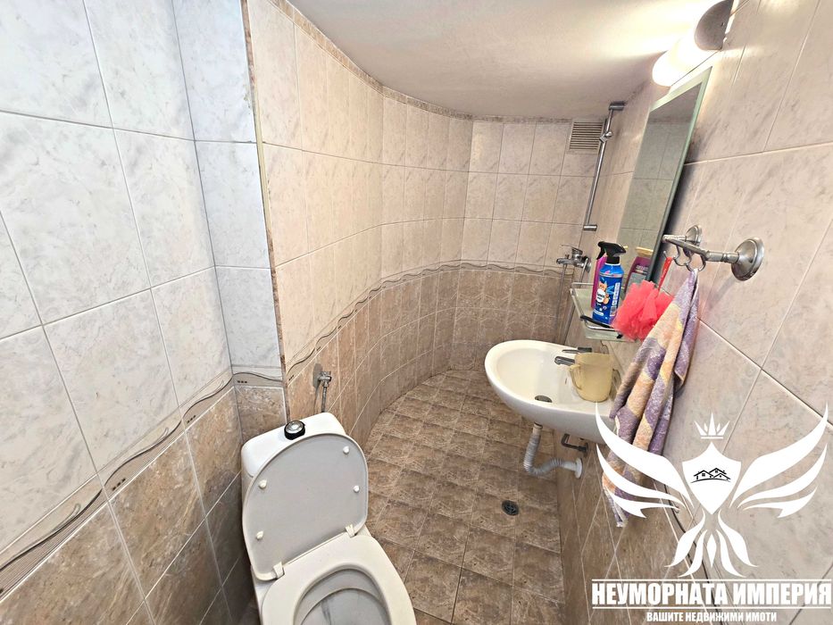 Продавам двуетажна къща РЗП 140кв. и 95кв.м. двор в гр.Асеновград