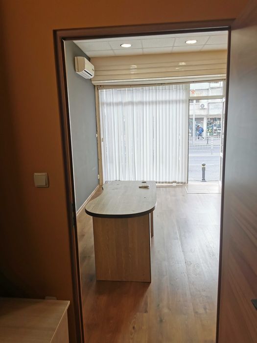 Дава се под наем Магазин в Пловдив, Централна гара - 32 кв.м за 348.84 € - Снимка #1