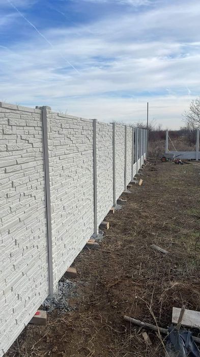 Placi de garduri din beton stalpi gard beton aditivat gardultau.com