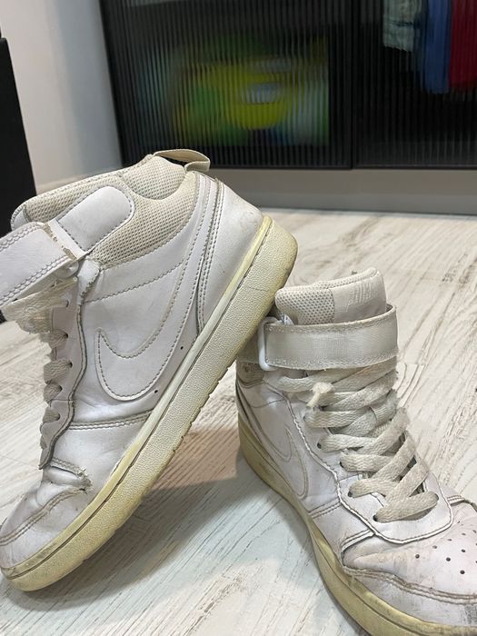 Nike бели обувки